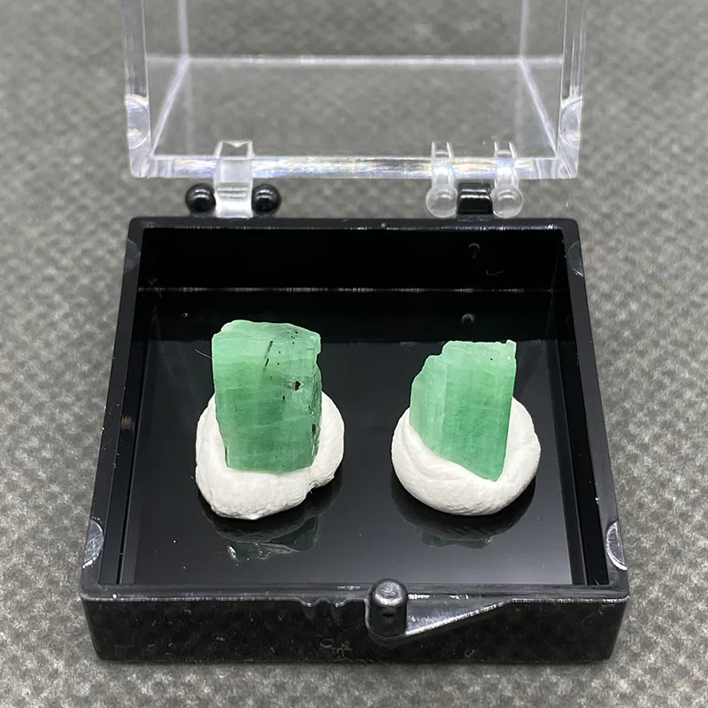 100% натуральный Изумрудный оригинальный камень минеральное оформление коллекция