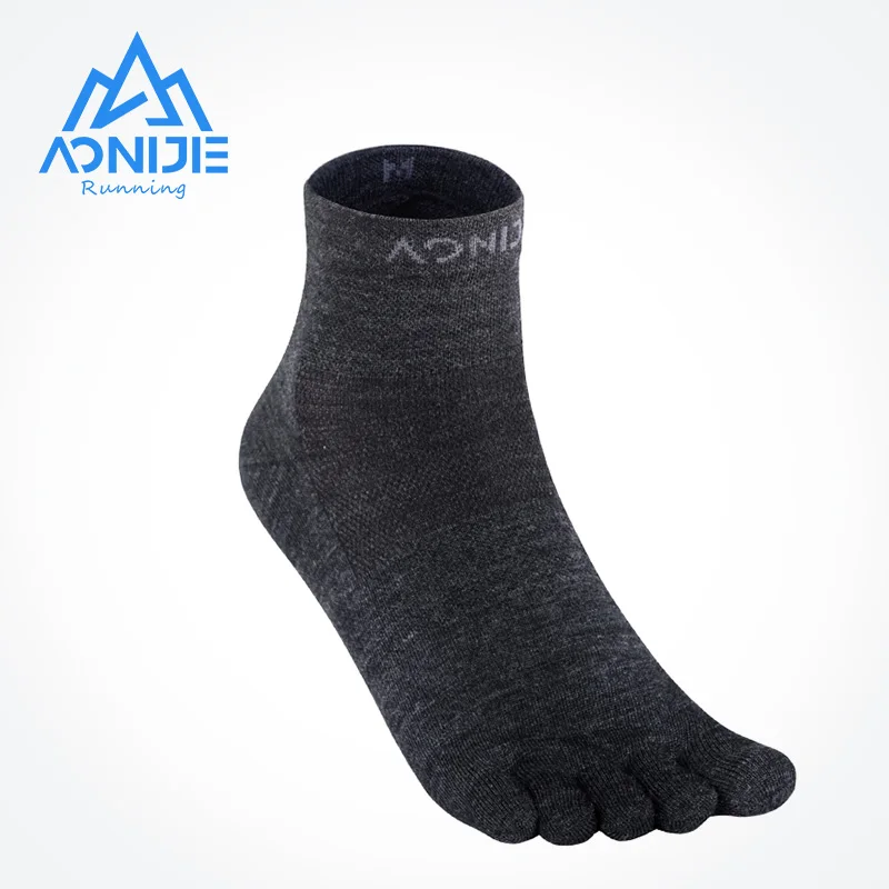 AONIJIE E4823 Unisex Sports Woollen Middle Five-Finger Socks Quarter Five Toes Socks Toesocks For Running Trail Marathon