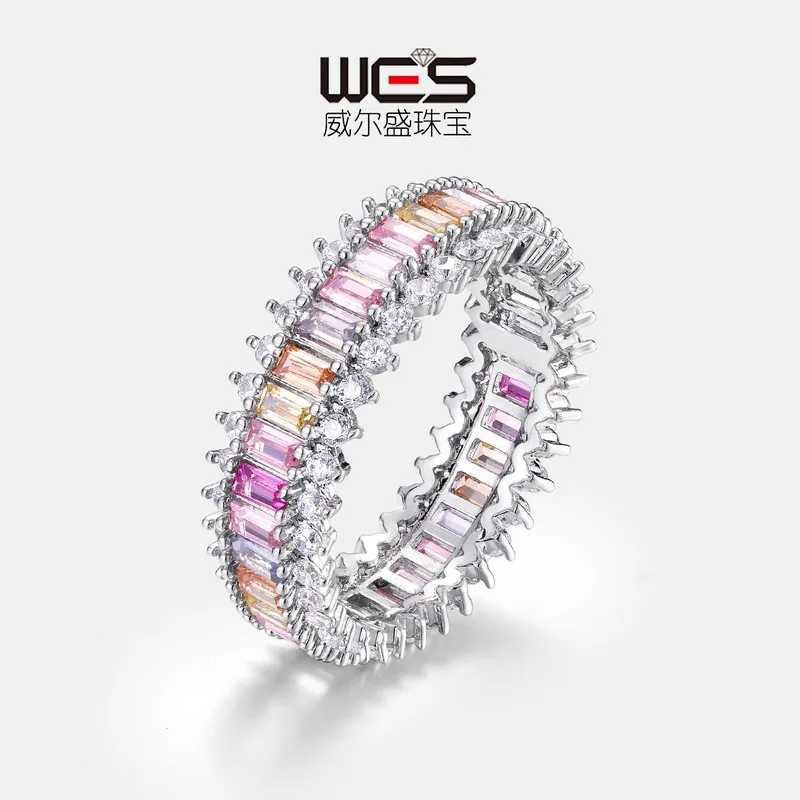 Новое кольцо с радужным цирконом золото 18 карат инкрустированное цветными