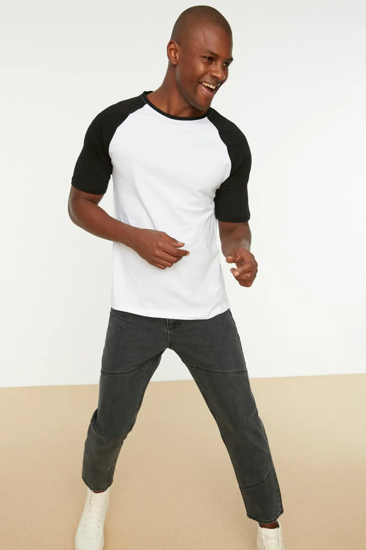 

Men's Slim Fit 100 Cotton Cycling Neck Short Sleeve TShirt TMNSS20TS0182