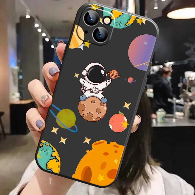 

Cute Astronaut Phone Case For Apple iPhone 13 12 11 Pro 12 13 Mini X XR XS Max SE 6 6s 7 8 Plus Back Carcasa Black