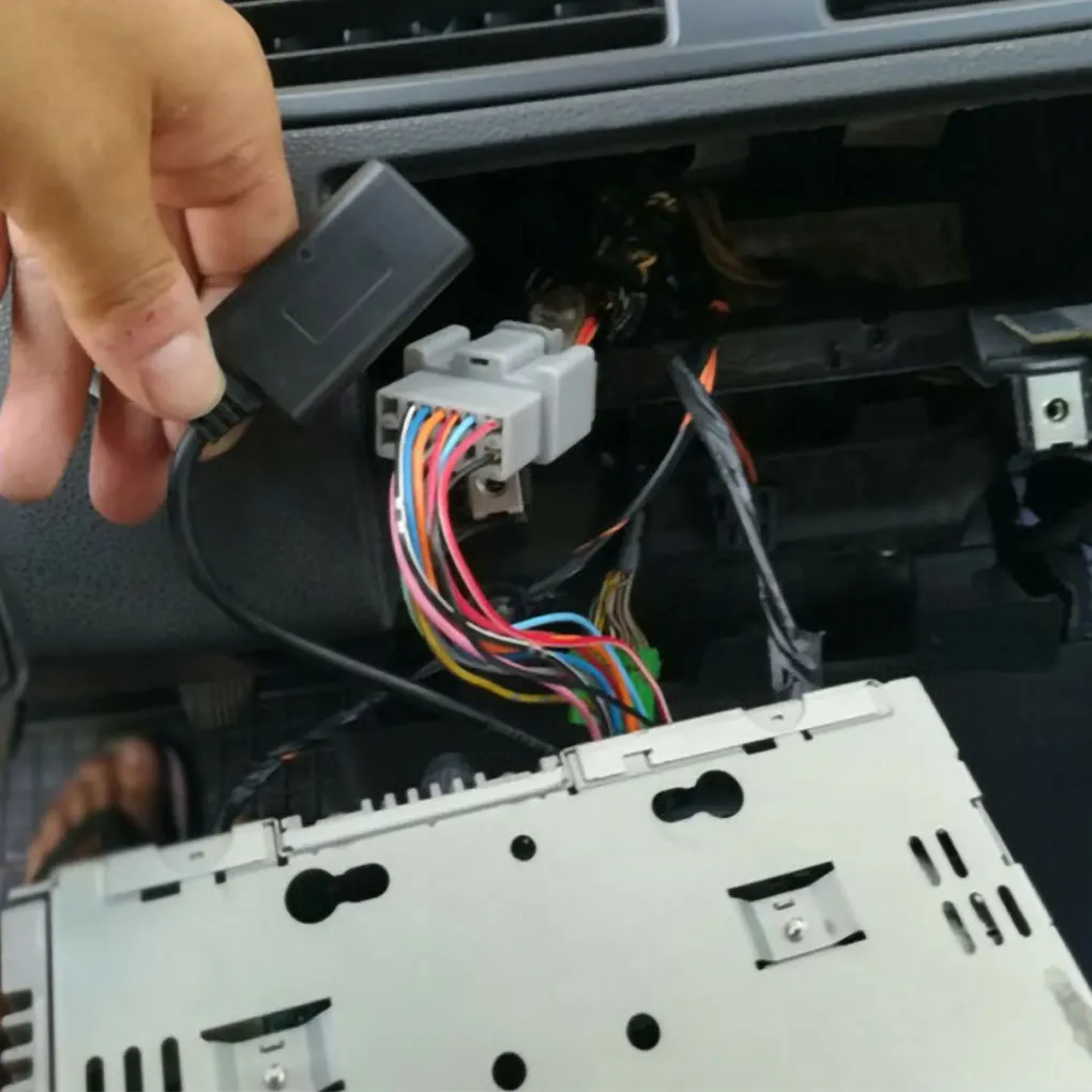 AUX в Bluetooth адаптер для Volvo V40 V50 V70 XC70 XC90 Портативный и удобный Универсальный