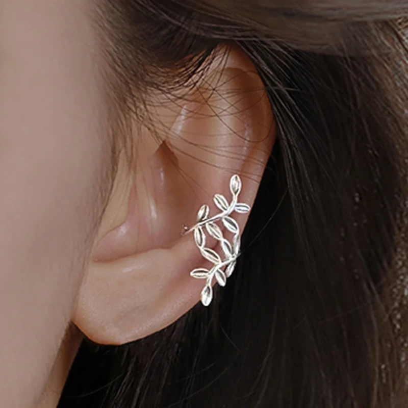 Женские серьги-клипсы в виде листьев серебристого цвета 1 шт.