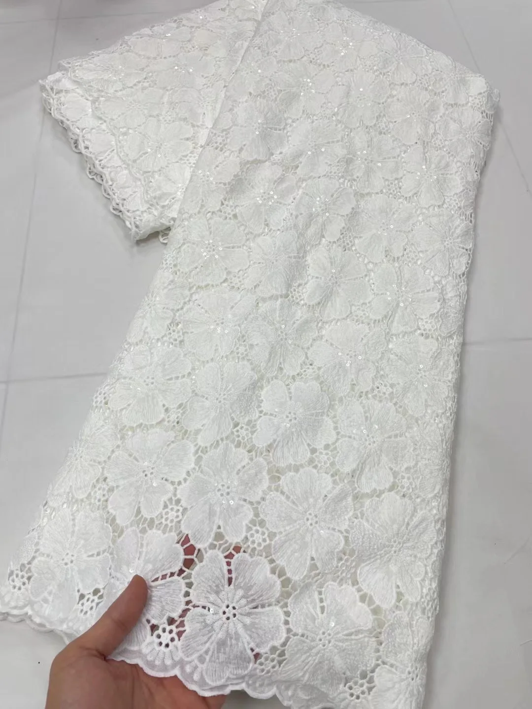 

Чисто белая африканская кружевная ткань 2022 высокое качество французские блестки 5 ярдов Водорастворимая Ткань для свадебных платьев материал