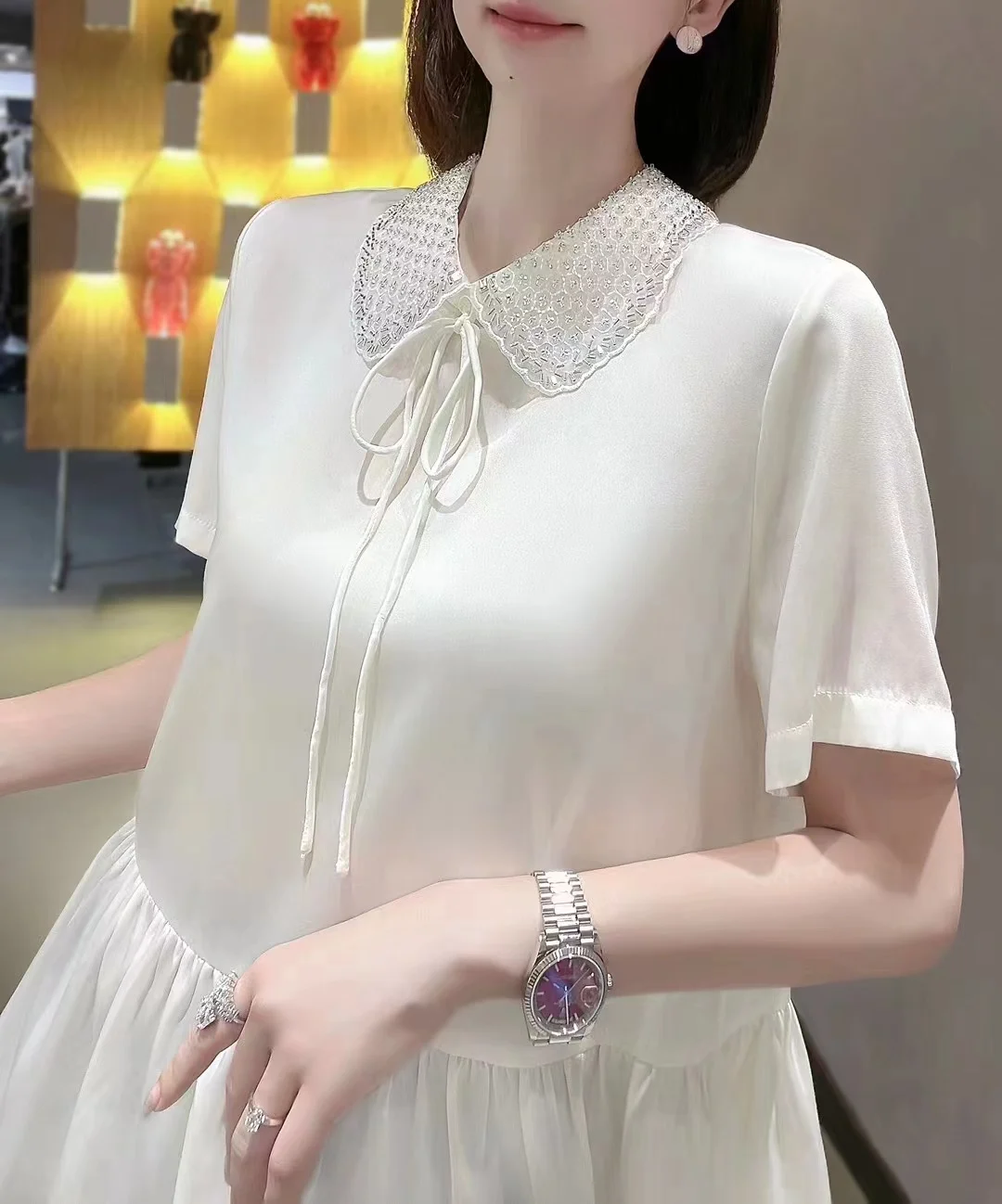 

2023 spring and summer women's clothing fashion new Lapel Beaded Silk Top 0511