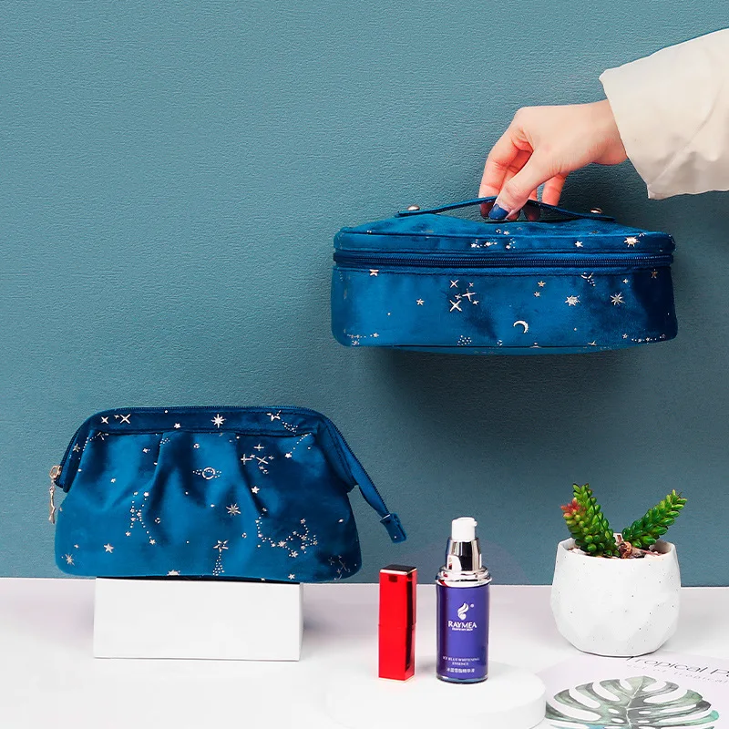 

New Flannel Makeup Bags Portable Large Capacity Velvet Storage Bag Women Bronzing Star Moon Wash Bag Fashion Soft Cosmetic Bag