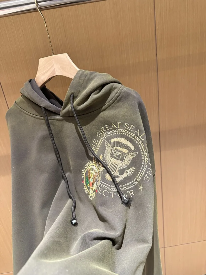 Оливково-зеленый Grailz Project вышитый значок потертый свитшот с распылителем