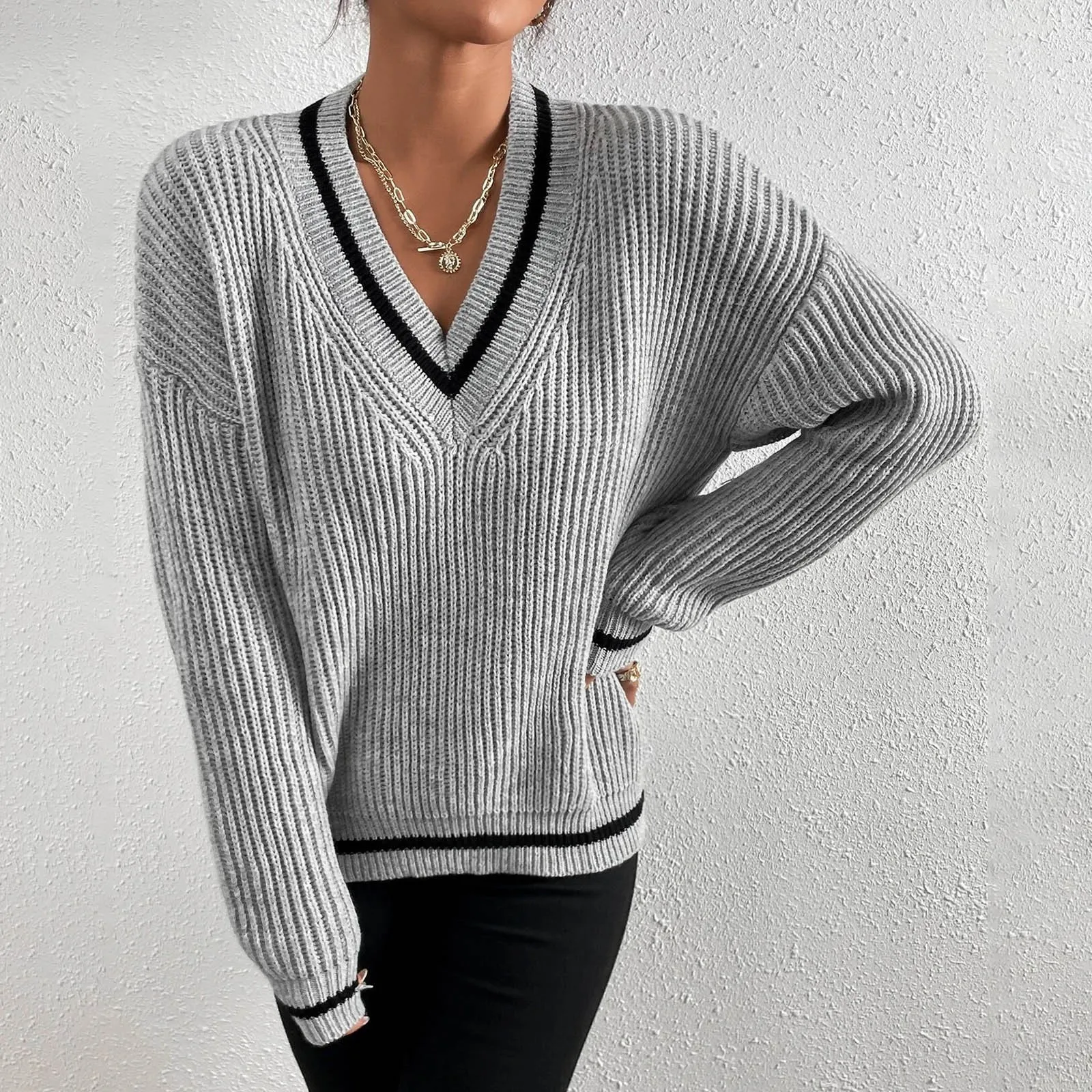 

2023 Autumn Winter Knit Korean Loose Pullover Sweatshirts Chic Tops White Long Sleeve V-neck Knitted Sweater Women's Sweaters