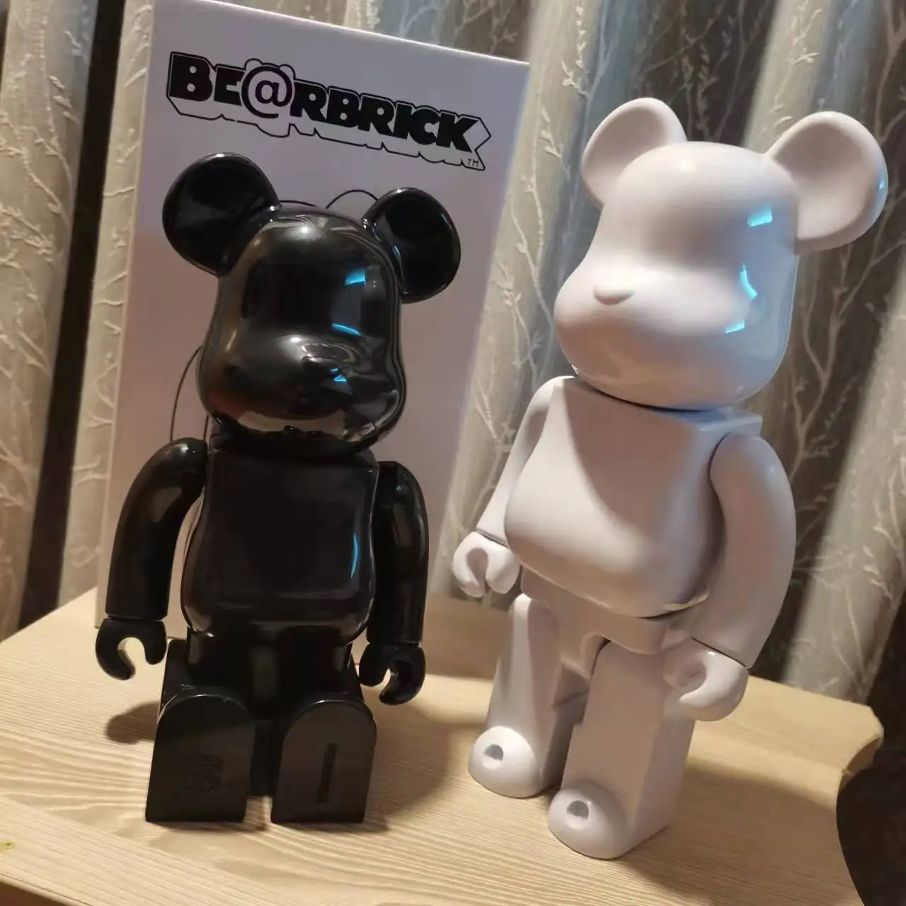 

Bearbrick400 % строительный медведь BE @ RBRICK, белая форма, сделай сам, материал, раскраска, ручная работа, модель из черного золота, игрушка, декоративная кукла