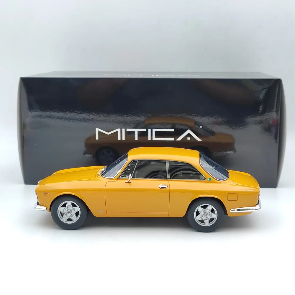 

MITICA 1/18 For Alfa Romeo Giulia Sprint GT 1600 Veloce Campagnolo Wheel 1965 100011 Resin Model Car Limited Collection Toys