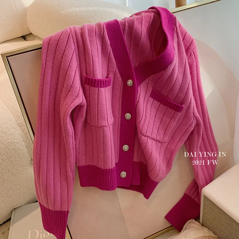 Модный женский кардиган в Корейском стиле с V-образным вырезом, вязаная верхняя одежда, Осенний однобортный свитер с карманами и длинными рукавами, вязаная женская одежда Модный женский кардиган в Корейском стиле с V-образным вырезом, вязаная верхняя одежда, Осенний однобортный свитер с карманами и длинными рукавами, вязаная женская одежда