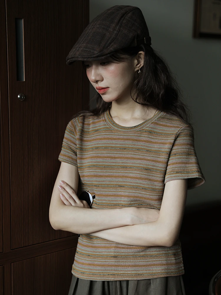 Женская утепленная футболка с коротким рукавом круглым вырезом