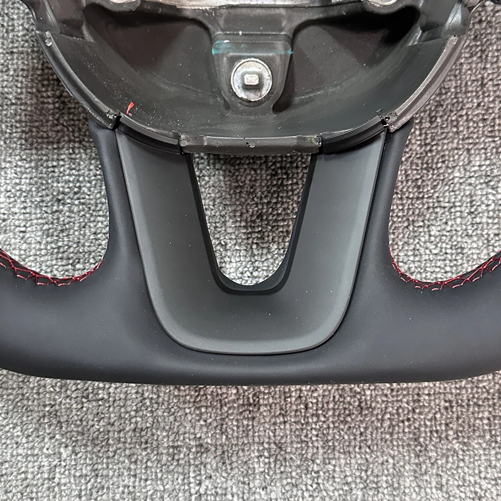 Фото Спортивный кожаный руль D-образной формы с плоским дном для Dodge Challenger Hellcat SRT, аксессуары для тюнинга Dodge Challenger №4