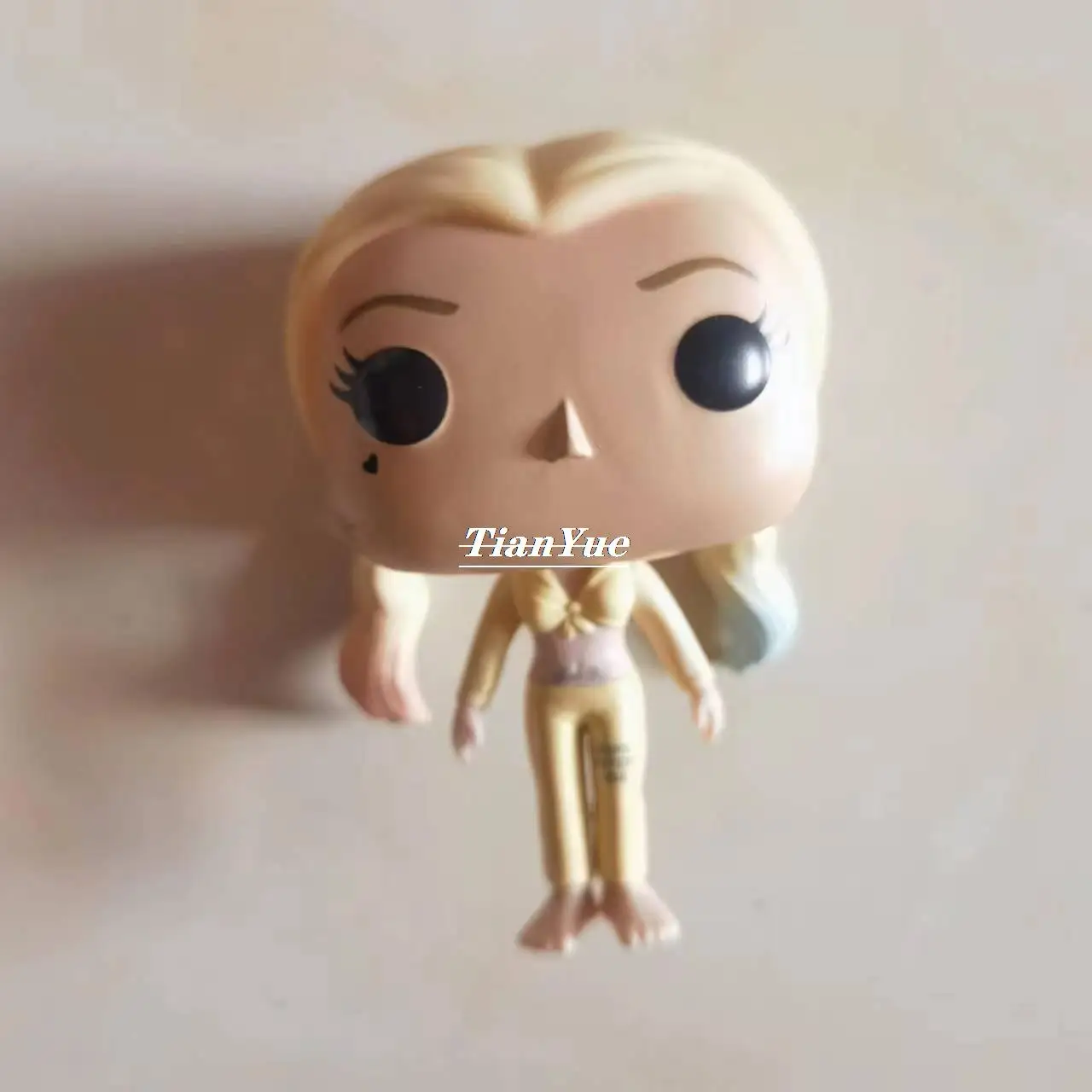 

Anime Characters Harley HQ Vinyl Model Figure 10cm