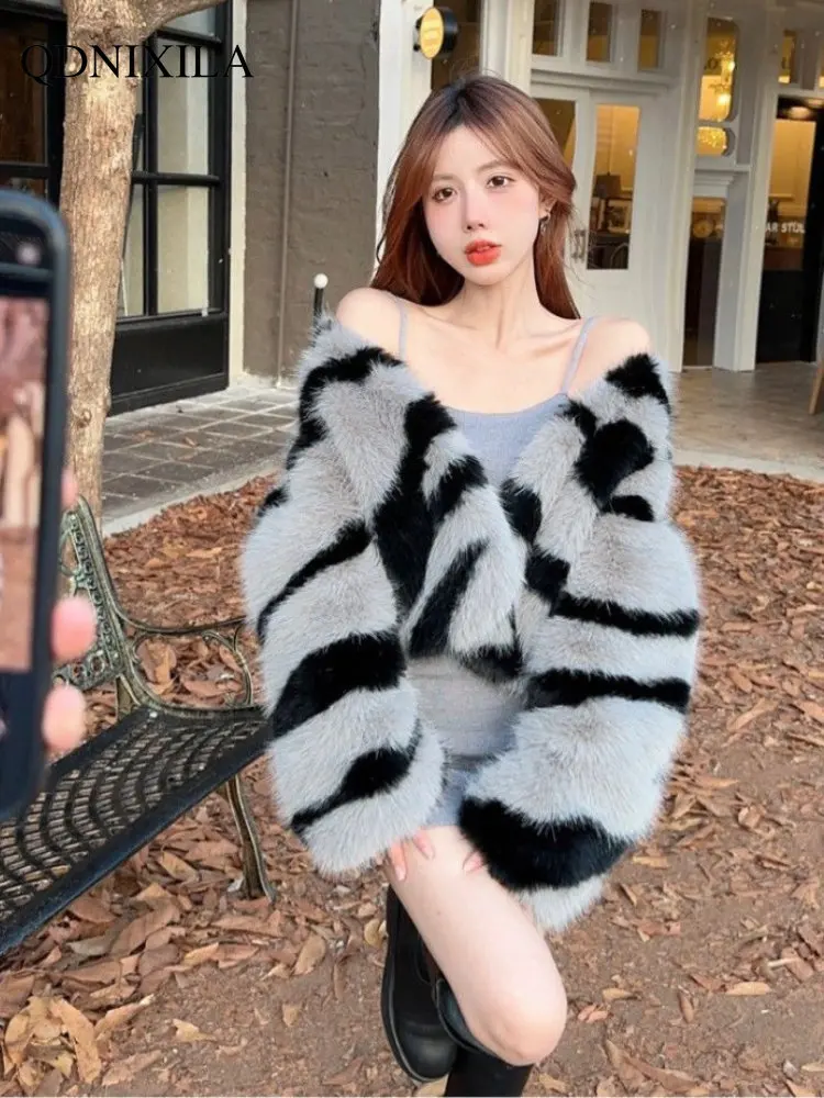 Winter Coat for Women 2022 New Fox Faux Fur Coat Women Short Loose Black and White Contrast Zebra Wool Cardigan