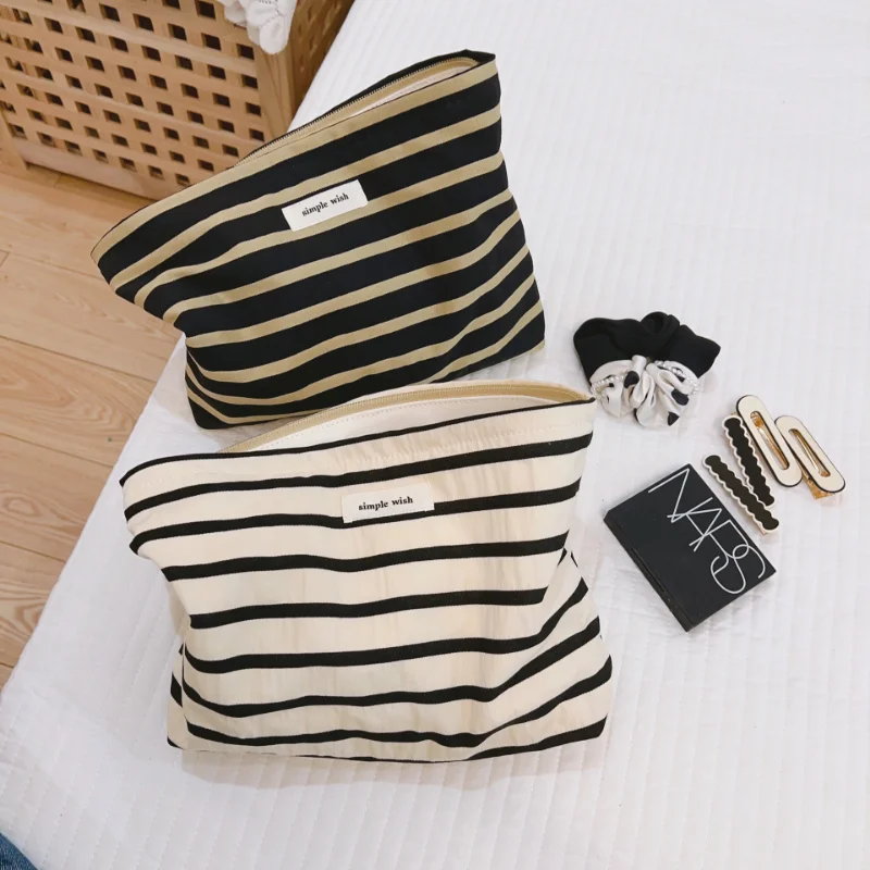 

New Fashion Striped Makeup Bag Canvas Clutch Cosmetic Bag Women Travel Toiletry Organizer Portable Zipper Bag Makeup Pouch