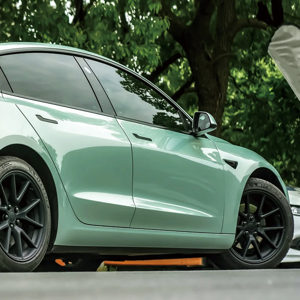 Фото Пленка для оклейки авто Platinum Silver Green: виниловая пленка ПВХ для изменения цвета, без пузырьков, для декора автомобиля №4