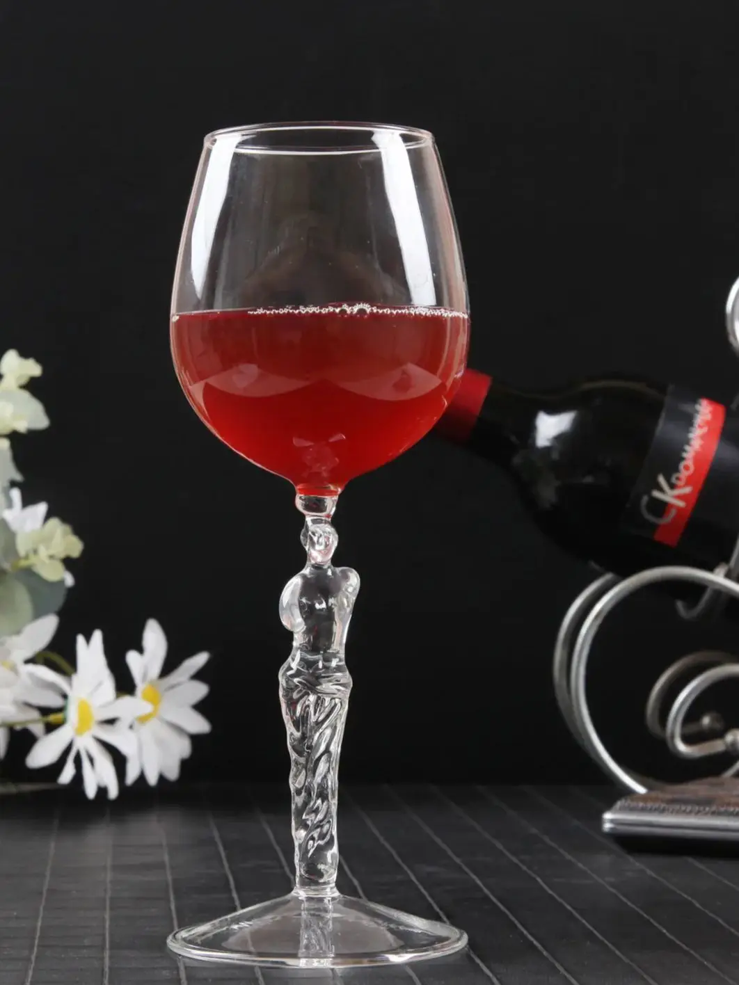 

Стеклянный стакан с фигуркой человека 300 мл