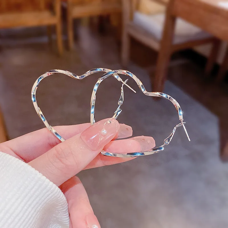 

Lovely Heart Stud Earrings For Women Gold Color Personality Heart Stud Earrings Girl Korean Fashion Jewelry Birthday Gifts