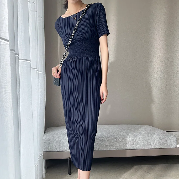 

Women 2022 Summer New Short Sleeve Round Neck Pleated Dress Female Elegant and Chic Slim Midi Dresses Ladies Party Clothes D27