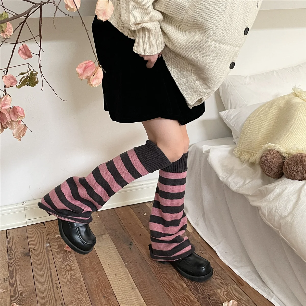 Korean Pink Punk Women Leg Warmers Stripe Japanese Boot Cuffs Knit Leg Spreader Gothic JK Harajuku Long Cable Flared Socks
