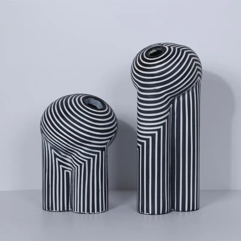 Creative Resin Crafts Black and White Stripes Art Vase Table Decoration Living Room Decoration Abstract Flower Home Decorations