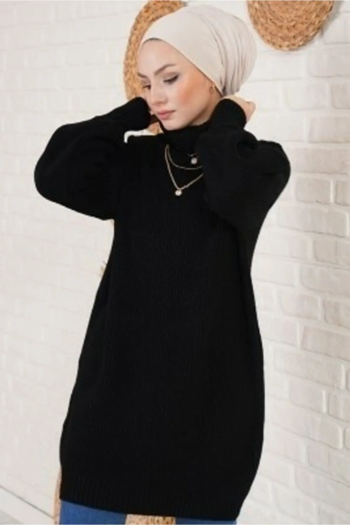 

Woman Black Tunic