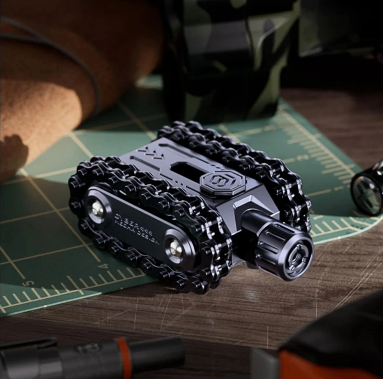Фото EDC металлический спиннер-танк 002, роликовая настольная игрушка для снятия стресса, сенсорные игрушки, антистрессовые игрушки-непоседа №2