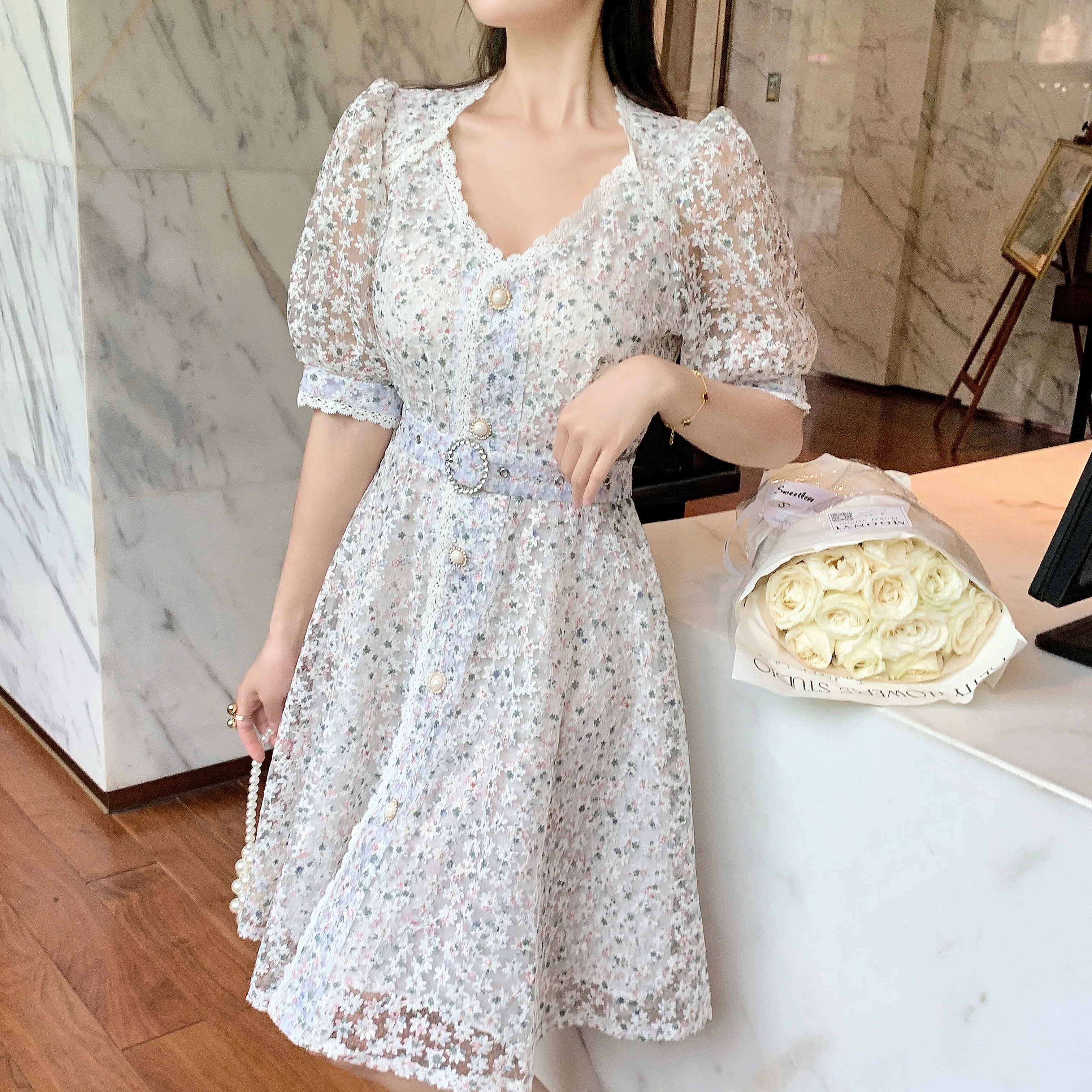 

Женское кружевное платье с вышивкой, однобортное праздничное платье Вечерние французском стиле с V-образным вырезом, высокой талией и поясо...