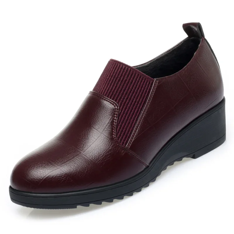 Туфли женские кожаные на платформе 4 5 см удобные мягкие лоферы с глубоким вырезом