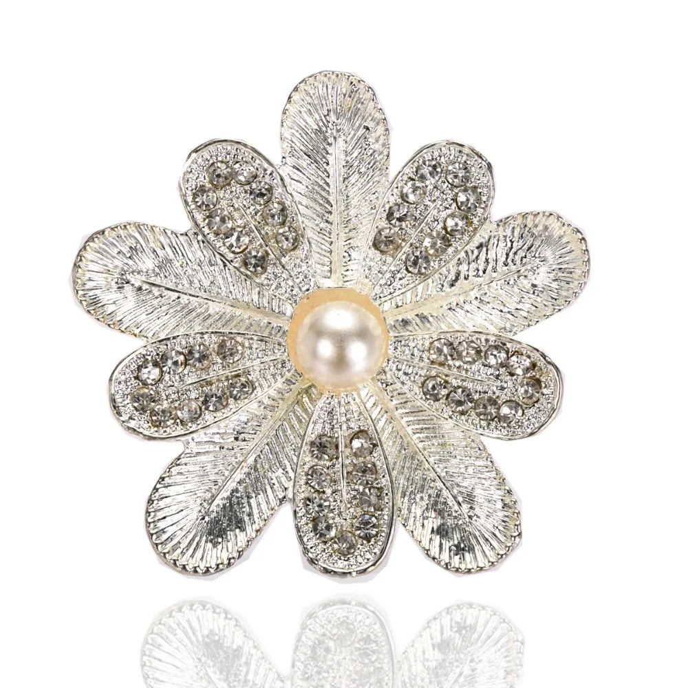 

2.2 Inch Beautiful Silver Plated Clear Rhinestone Crystal Cream Pearl Center Flower Brooch for Party
