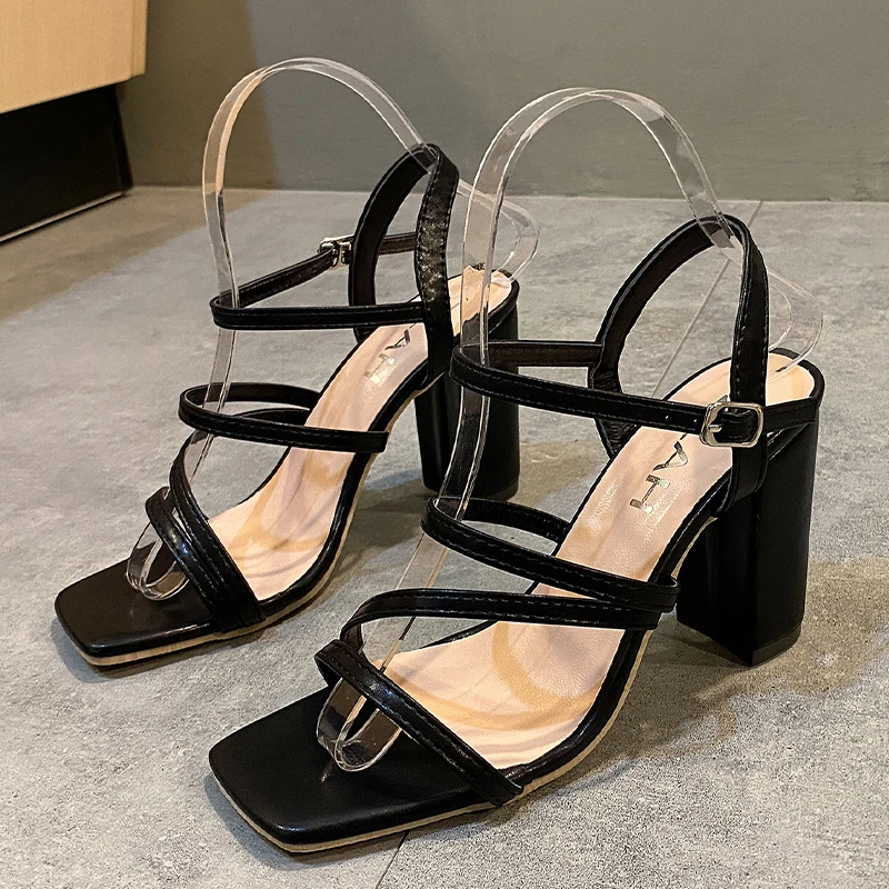 

Летняя женская обувь, женские сандалии, повседневные сланцы с открытым носком, новинка 2023, дизайнерская Брендовая обувь, Пляжная классическая женская обувь с пряжкой