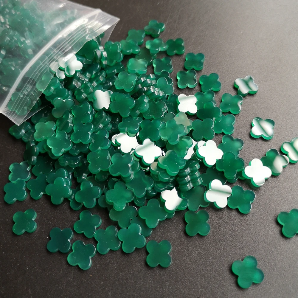 

100pcs/lot Natural Clover cut Green Agate Gemstone for Necklace Flower Cut Natural Stone for DIY Jewelry