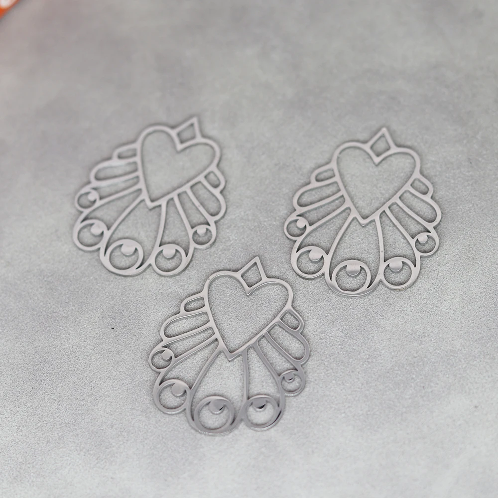 

3pcs/Lot Stainless Steel Hollow Heart Crescent Moon Pendant Accessories For Fashion Jewelry Making DIY Handmade Craft
