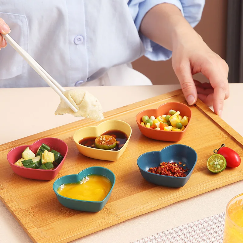 

Wheat Straw Creative Simple Heart-shaped Soy Sauce, Ingredients, Dip Dish, Baby Dessert Bowl