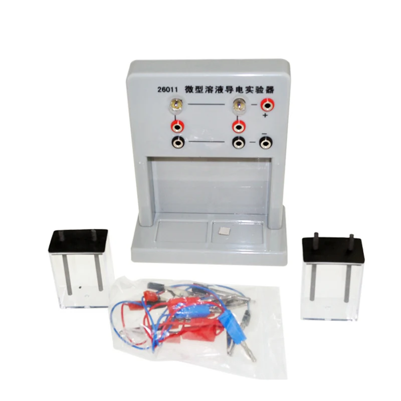 Химический эксперимент электролитного раствора для обучения проводимости