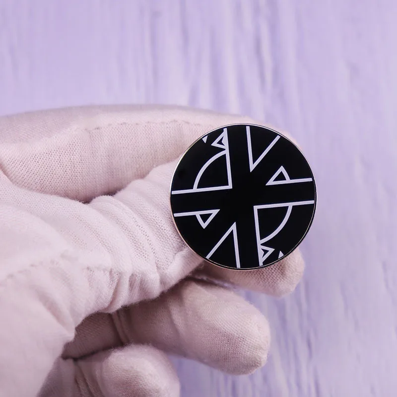 

XM-funny Punk rock band logo pin heavy metal music fans accessories personalized badge accessories copper badge