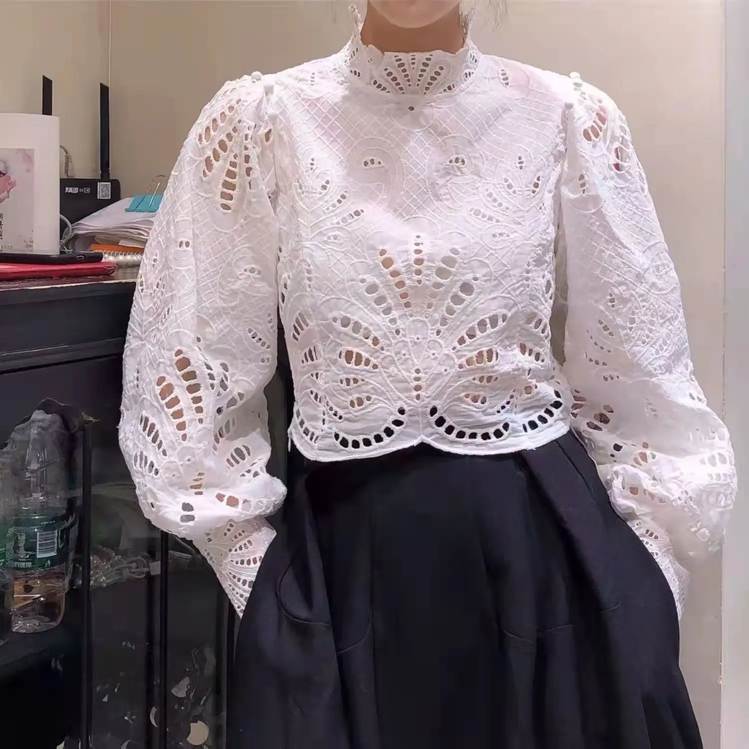 

Sexy Hollow Out Lace Blouse Women 2022 Summer Vintage Lantern Sleeve Back Zipper Casual Shirt Female Party Blusas Short Tops