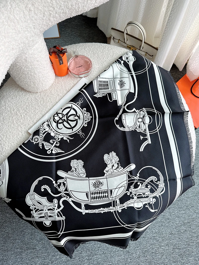 Рисунок 3 - Женский шёлковый шарф-шаль