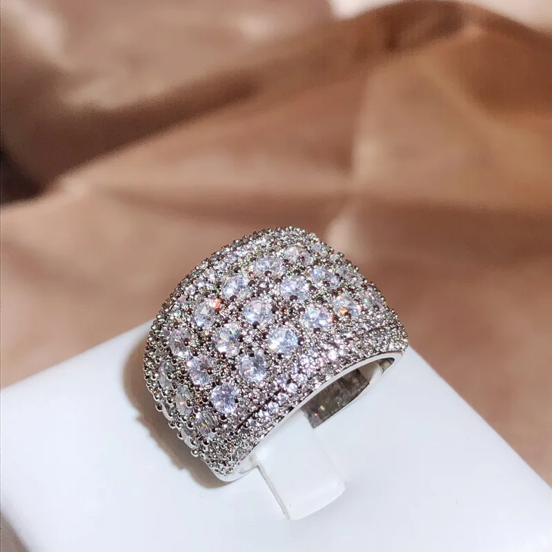 Женское кольцо из серебра 925 пробы с бриллиантами 2 карата