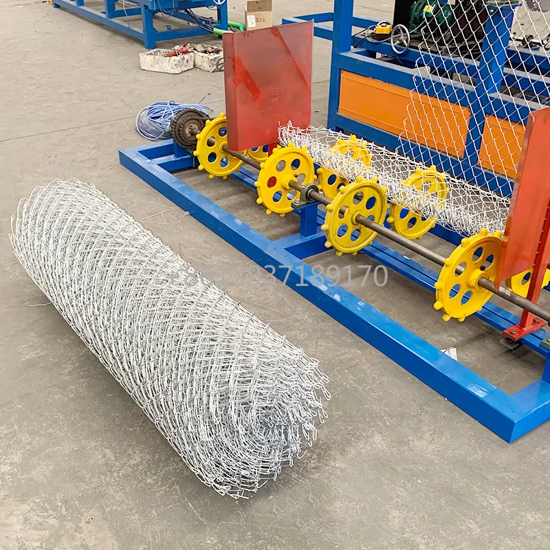 Полуавтоматическая машина для изготовления проволочных сеток заборов с цепными