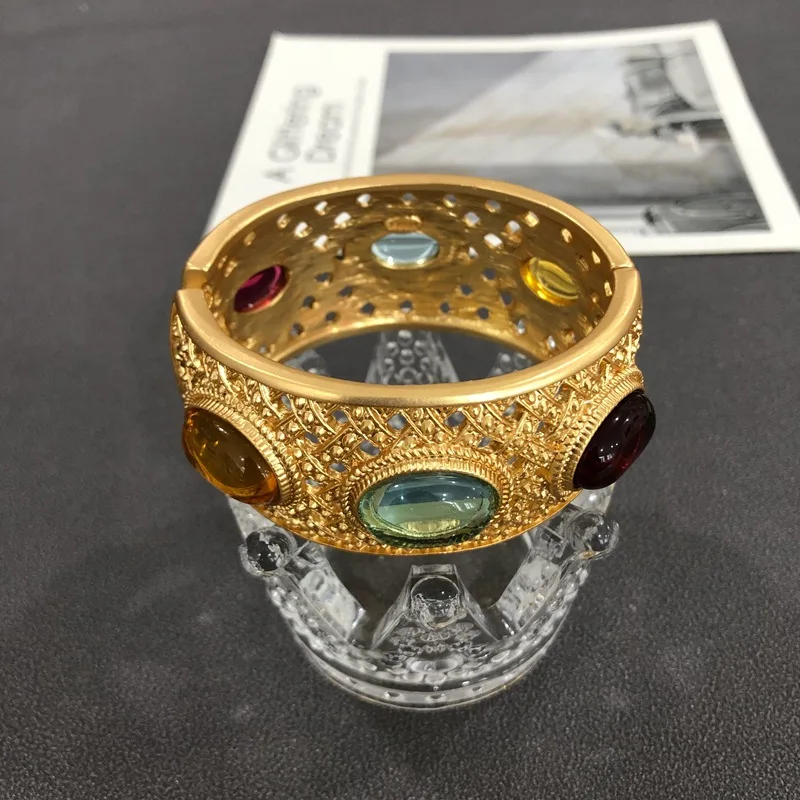 Европейский и американский ретро-дворцовый позолоченный стеклянный браслет с