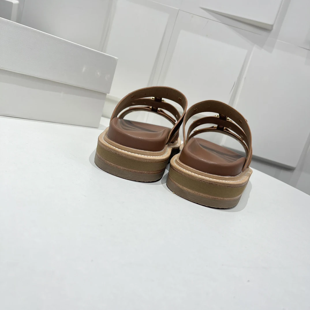 Сандалии Primavera ed Estate Retro Romani Pantofole Importati Tomie In pelle di Vacchetta суole Composite sono super pesanti.