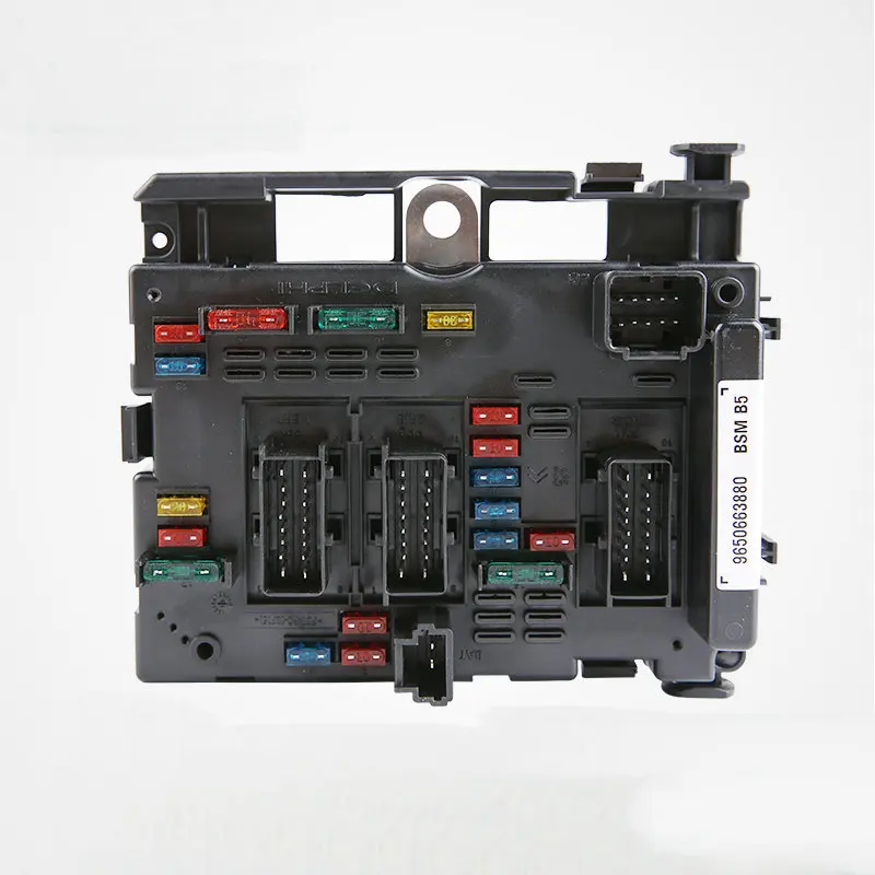 

apply to Peugeott 206 207 307 Citroen C5 C2 fuse box Generator compartment fuse box BSM