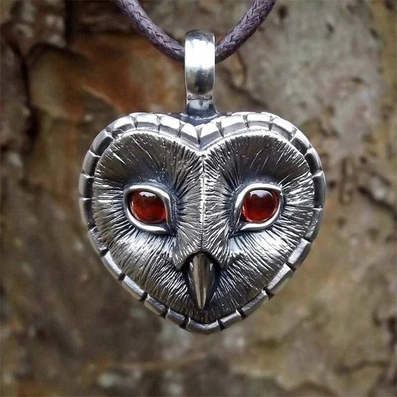 

Fashion Design Inlaid Red Color Gemstone Eye Owl Peach Heart Shape Pendant Necklace Gothic Men Women Metal Necklace Gift Jewelry