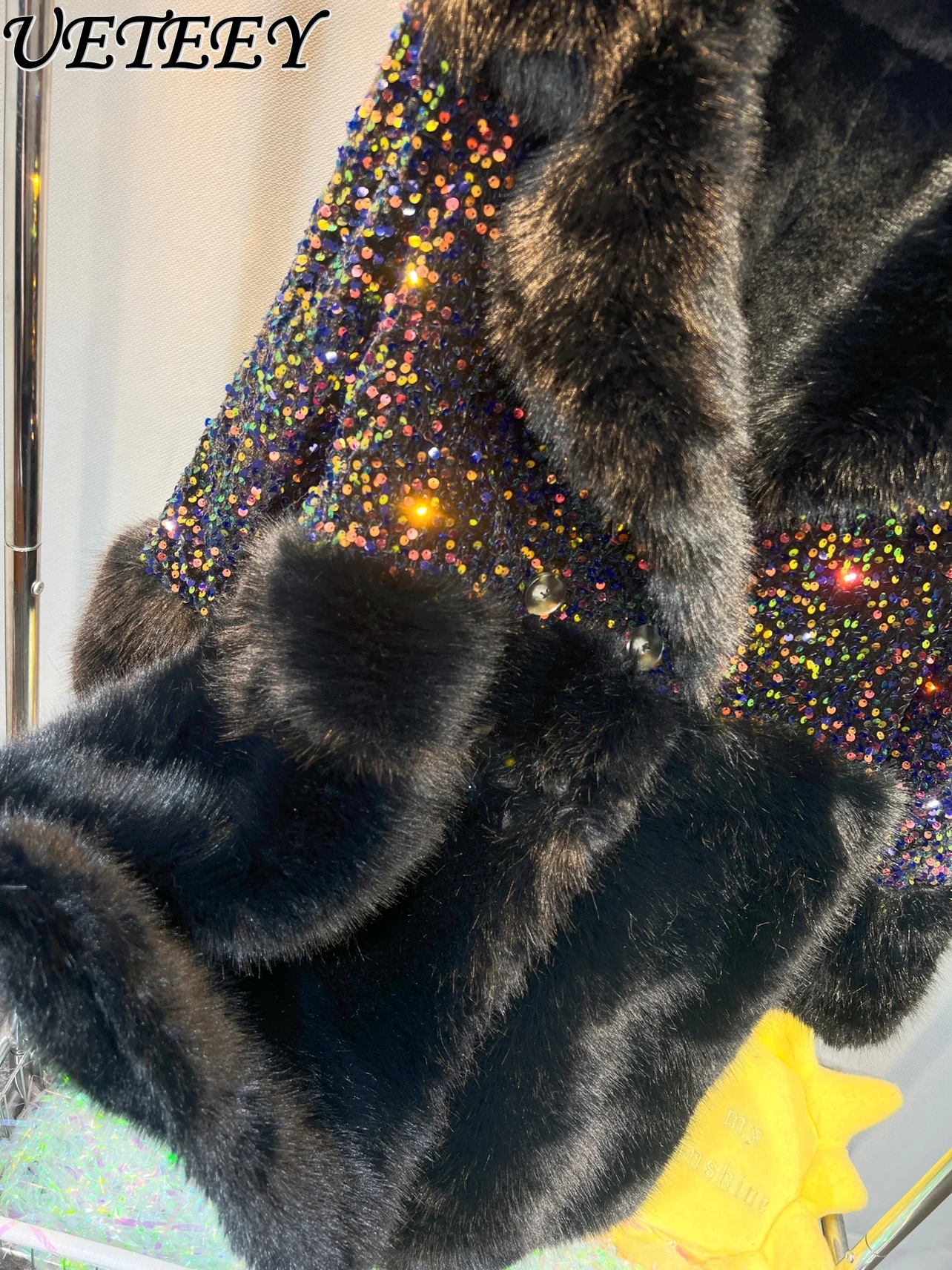 Рисунок 3 - Женское пальто из искусственного