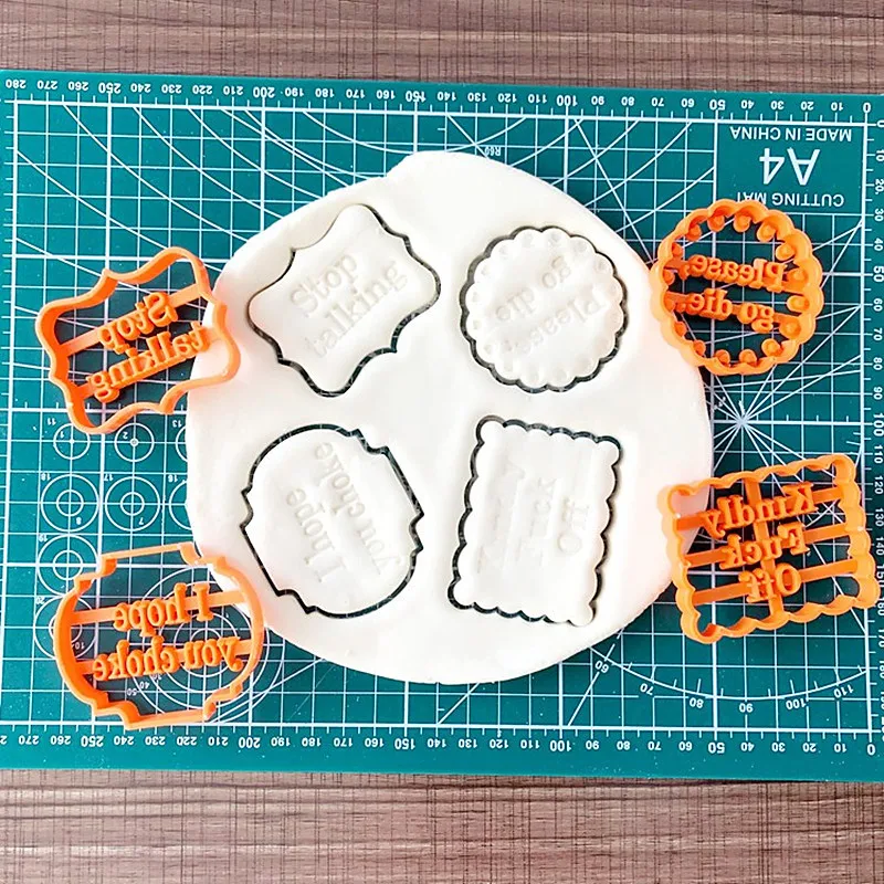 

2022 New 4Pcs Cookie Cutters Molds With Good Wishes Cookie Stamp Pastry Plastic Tools Biscuit Mold For Baking Fondant Cutter