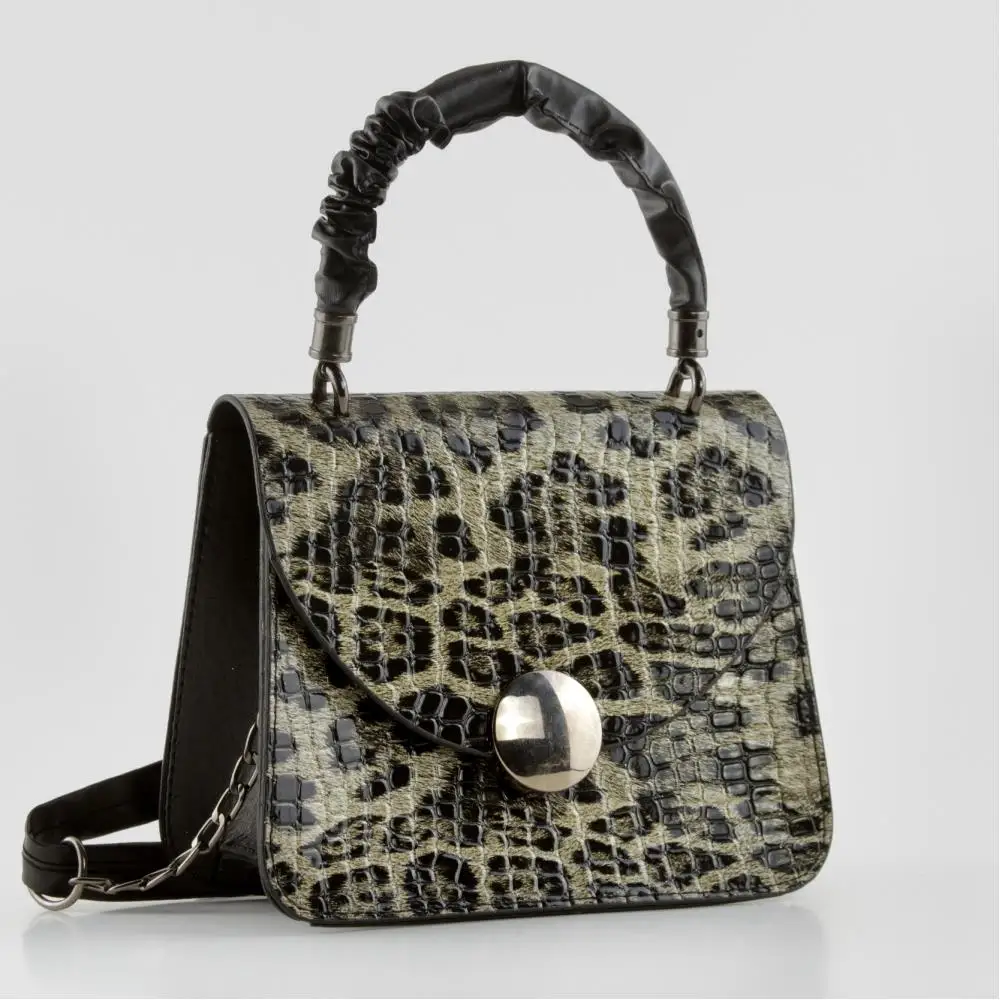 Женская сумка на магнитной застежке| |