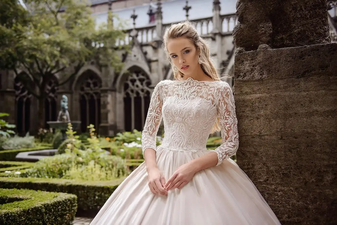 Платье свадебное с длинным рукавом Современная Кружевная аппликация
