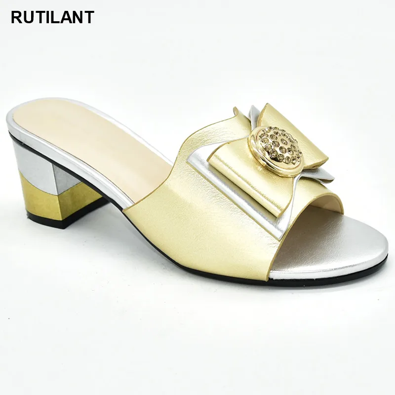Новые женские туфли в африканском стиле тапочки с металлической отделкой и